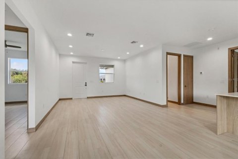 House in Rotonda, Florida 3 bedrooms, 139.45 sq.m. № 1798236 - photo 6