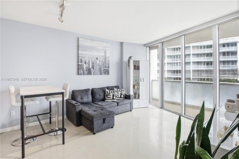 Copropriété à vendre à Miami, Floride: 1 chambre, 68 m2 № 2047258 - photo 5