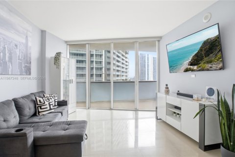 Copropriété à vendre à Miami, Floride: 1 chambre, 68 m2 № 2047258 - photo 2
