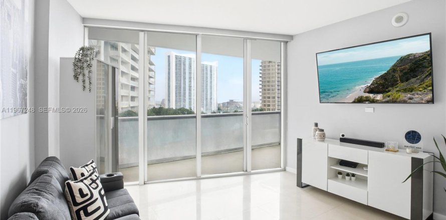 Condo à Miami, Floride, 1 chambre  № 2047258