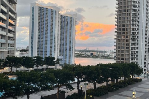 Copropriété à vendre à Miami, Floride: 1 chambre, 68 m2 № 2047258 - photo 23