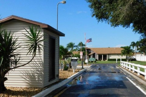 Condominio en venta en St. Lucie, Florida, 1 dormitorio, 70.61 m2 № 2082417 - foto 15