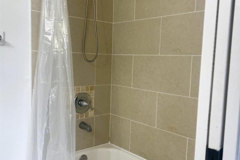 Condominio en venta en St. Lucie, Florida, 1 dormitorio, 70.61 m2 № 2082417 - foto 11