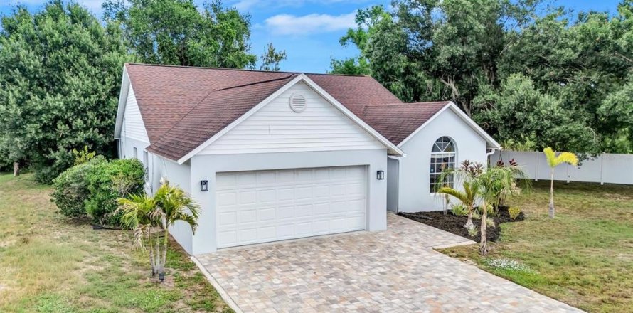 Casa en Bradenton, Florida 3 dormitorios, 156.08 m2 № 2225392