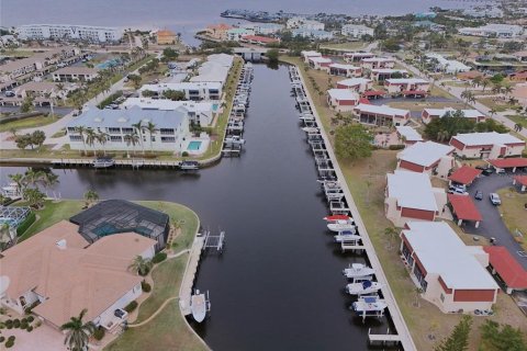 Condo in Punta Gorda, Florida, 2 bedrooms № 2217006 - photo 2