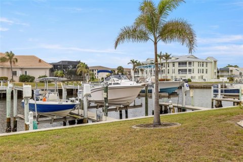 Condo in Punta Gorda, Florida, 2 bedrooms № 2217006 - photo 25