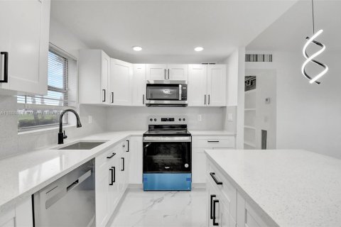 Condominio en venta en Delray Beach, Florida, 2 dormitorios, 81.75 m2 № 1941037 - foto 2