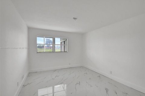 Condominio en venta en Delray Beach, Florida, 2 dormitorios, 81.75 m2 № 1941037 - foto 11