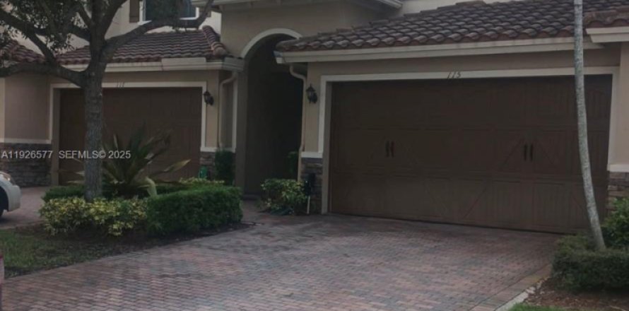 Таунхаус в Плантация, Флорида 3 спальни, 175.77м2 № 1986595