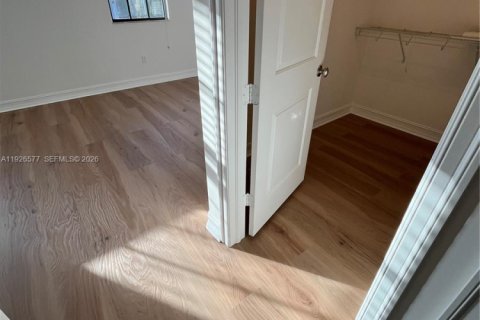 Снять в аренду таунхаус в Плантация, Флорида 3 спальни, 175.77м2, № 1986595 - фото 15