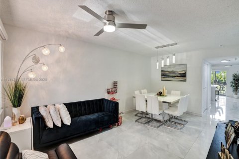 Appartement à louer à Davie, Floride: 2 chambres, 106.84 m2 № 1987527 - photo 2