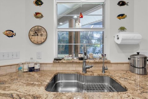 Villa ou maison à vendre à Holmes Beach, Floride: 4 chambres, 230.3 m2 № 2425826 - photo 17