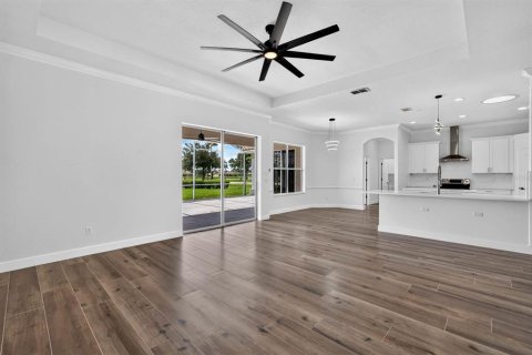 House in New Smyrna Beach, Florida 3 bedrooms, 229.65 sq.m. № 2167048 - photo 9
