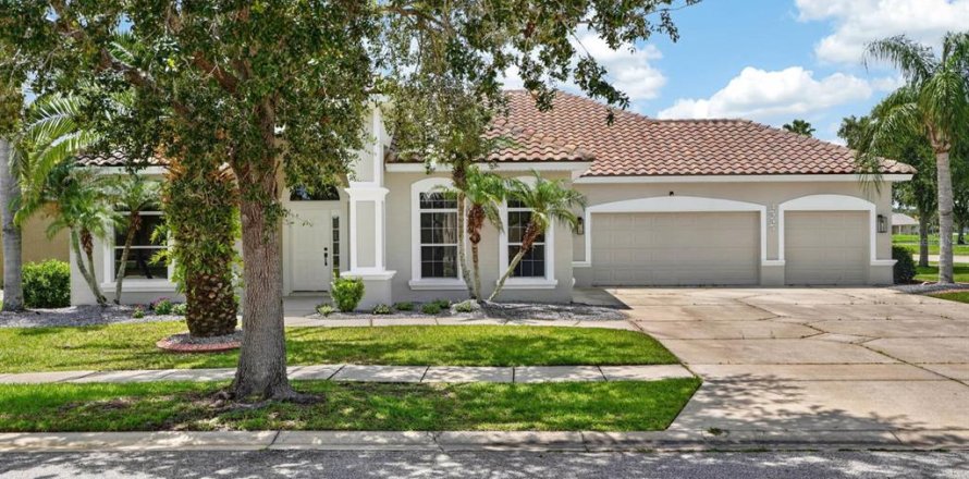 House in New Smyrna Beach, Florida 3 bedrooms, 229.65 sq.m. № 2167048