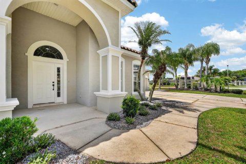 House in New Smyrna Beach, Florida 3 bedrooms, 229.65 sq.m. № 2167048 - photo 2
