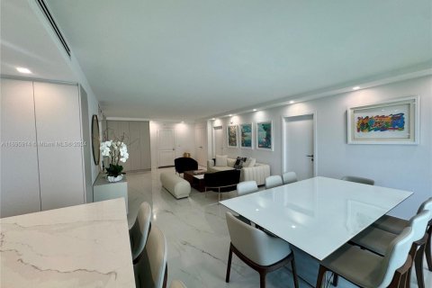 Copropriété à louer à Bal Harbour, Floride: 2 chambres, 128.95 m2 № 1937176 - photo 6