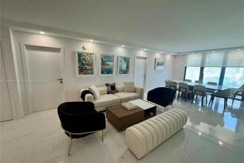 Copropriété à louer à Bal Harbour, Floride: 2 chambres, 128.95 m2 № 1937176 - photo 2