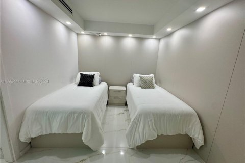 Copropriété à louer à Bal Harbour, Floride: 2 chambres, 128.95 m2 № 1937176 - photo 21