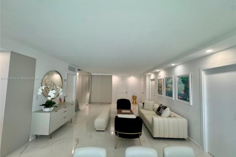 Copropriété à louer à Bal Harbour, Floride: 2 chambres, 128.95 m2 № 1937176 - photo 3