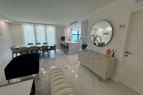 Copropriété à louer à Bal Harbour, Floride: 2 chambres, 128.95 m2 № 1937176 - photo 8