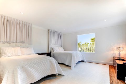 Casa en venta en Miami Beach, Florida, 5 dormitorios, 347.55 m2 № 1970066 - foto 9