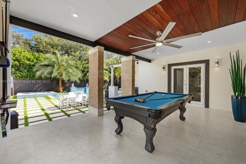 Casa en venta en Hialeah, Florida, 3 dormitorios, 214.79 m2 № 1946152 - foto 15