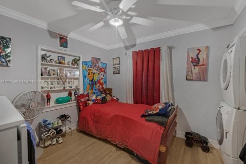 Casa en venta en Hialeah, Florida, 3 dormitorios, 214.79 m2 № 1946152 - foto 21