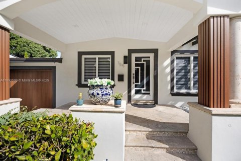 Casa en venta en Hialeah, Florida, 3 dormitorios, 214.79 m2 № 1946152 - foto 27