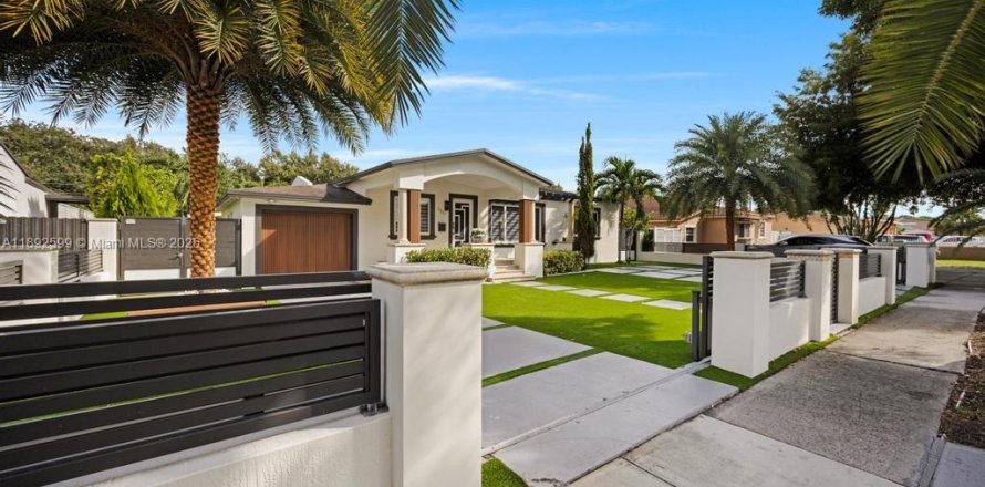 Casa en Hialeah, Florida 3 dormitorios, 214.79 m2 № 1946152