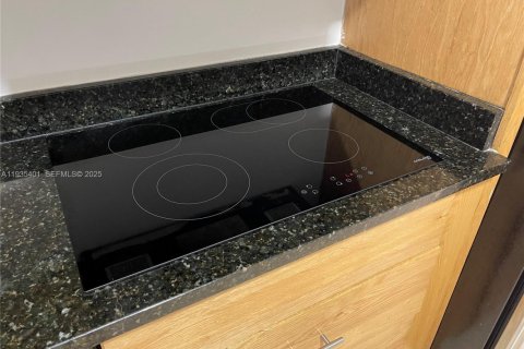 Apartment in Sweetwater, Florida 1 bedroom № 1994284 - photo 5