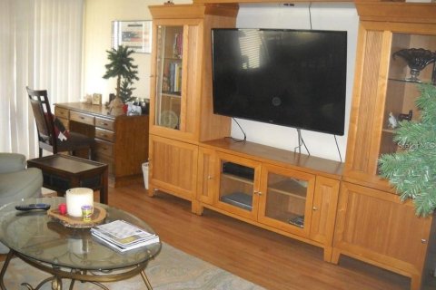 Condominio en venta en Sarasota, Florida, 1 dormitorio, 71.35 m2 № 2094076 - foto 2