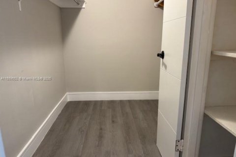 Condo in Miami Beach, Florida № 1957816 - photo 26