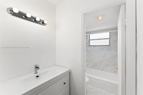 Купить кондоминиум в Майами, Флорида 1 спальня, 93.09м2, № 1859825 - фото 16