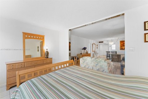 Купить кондоминиум в Майами, Флорида 1 спальня, 93.09м2, № 1859825 - фото 11