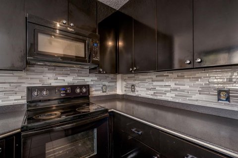 Купить кондоминиум в Клируотер, Флорида 7 комнат, 115.2м2, № 2093502 - фото 10