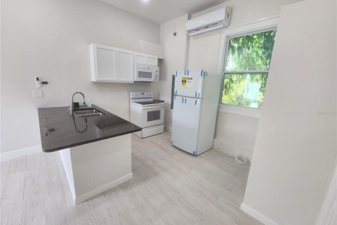 Снять в аренду квартиру в Орландо, Флорида 3 комнаты, 78.97м2, № 1681141 - фото 3