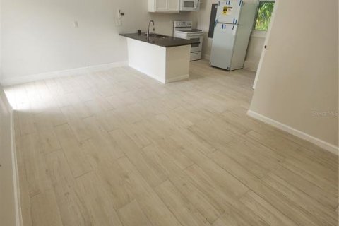 Снять в аренду квартиру в Орландо, Флорида 3 комнаты, 78.97м2, № 1681141 - фото 4
