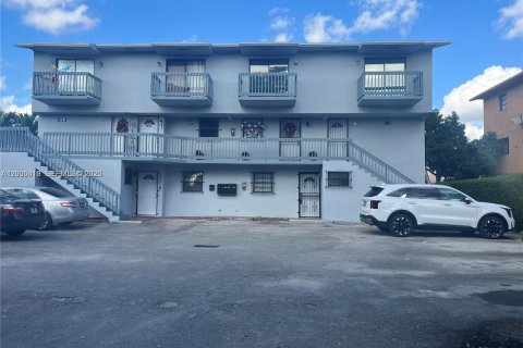 Condo in Hialeah, Florida, 2 bedrooms  № 2069576 - photo 8