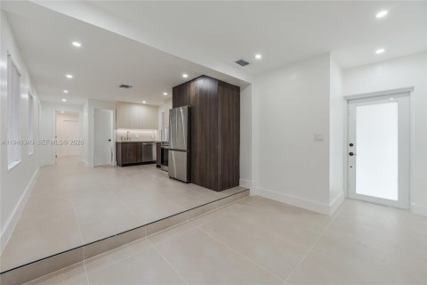 Villa ou maison à louer à Miami, Floride: 3 chambres, 98.85 m2 № 2002632 - photo 7