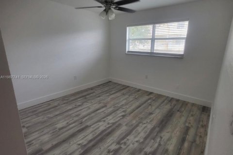 Снять в аренду квартиру в Майами, Флорида 2 спальни, 104.52м2, № 2048960 - фото 6