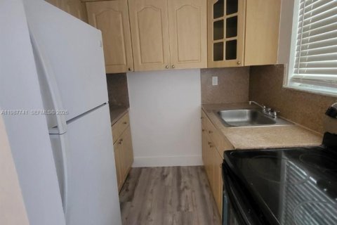 Снять в аренду квартиру в Майами, Флорида 2 спальни, 104.52м2, № 2048960 - фото 10