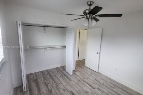 Снять в аренду квартиру в Майами, Флорида 2 спальни, 104.52м2, № 2048960 - фото 3