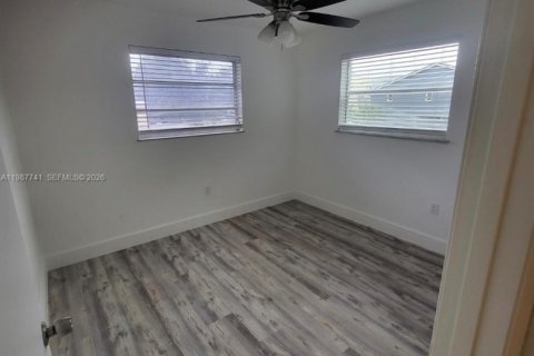 Снять в аренду квартиру в Майами, Флорида 2 спальни, 104.52м2, № 2048960 - фото 4