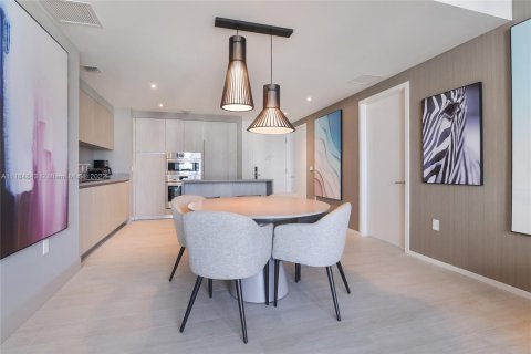 Condo in Hollywood, Florida, 2 bedrooms № 2087138 - photo 5