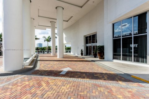 Condo in Hollywood, Florida, 2 bedrooms № 2087138 - photo 22