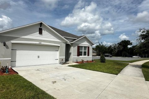 Villa ou maison à vendre à Haines City, Floride: 4 chambres, 212.47 m2 № 2419052 - photo 4