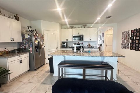 Villa ou maison à vendre à Haines City, Floride: 4 chambres, 212.47 m2 № 2419052 - photo 15