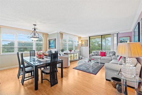 Condo in Pembroke Pines, Florida, 2 bedrooms  № 1481730 - photo 5