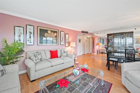 Condo in Pembroke Pines, Florida, 2 bedrooms  № 1481730 - photo 7