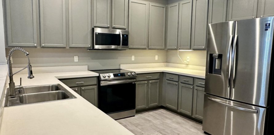 House in Jacksonville, Florida 3 bedrooms, 174.1 sq.m. № 769604